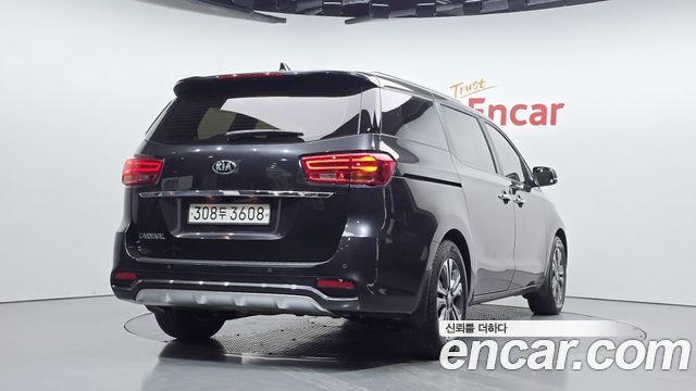 Kia Carnival из Кореи Encar