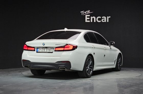 BMW 5-Series 520i M Sport — пробег 111 761 км — фото 2 из 5