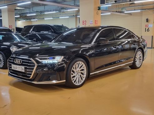 Audi A8 55 TFSI Quattro LWB — пробег 84 000 км — фото 2 из 5