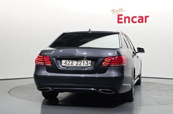Mercedes-Benz E-Class E220 Bluetec Avantgarde — пробег 133 054 км — фото 4 из 5