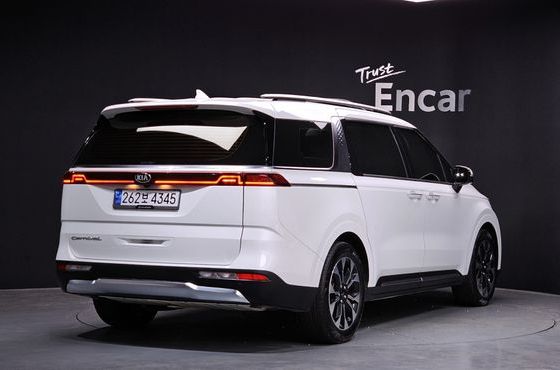 Kia Carnival 9-Seater Signature — пробег 23 566 км — фото 2 из 5