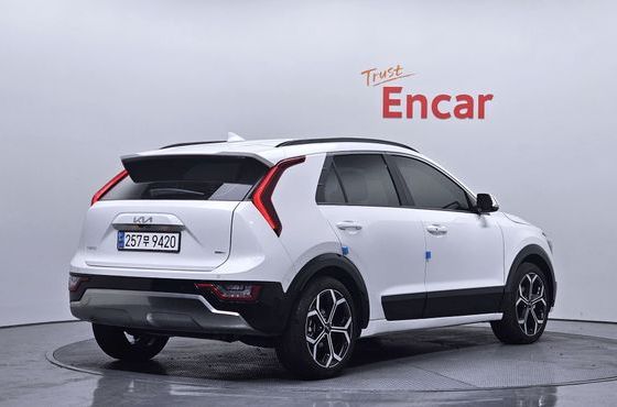 Kia Niro Signature — пробег 21 739 км — фото 2 из 5