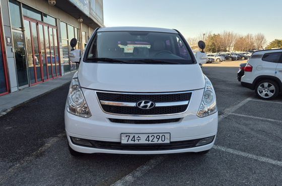 Hyundai Starex 4WD 12-Seater Wagon CVX Luxury — пробег 152 000 км — фото 2 из 5