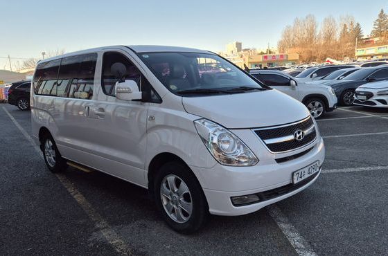 Hyundai Starex 4WD 12-Seater Wagon CVX Luxury — пробег 152 000 км — фото 3 из 5