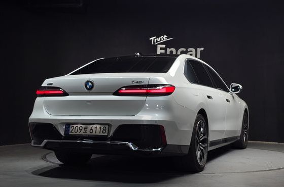 BMW 7-Series 740i xDrive M Sport — пробег 22 100 км — фото 2 из 5