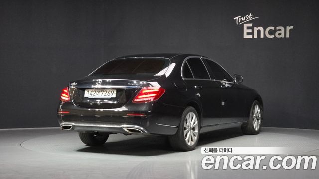 Mercedes-Benz E-Class из Кореи Encar