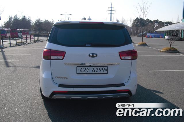 Kia Carnival из Кореи Encar