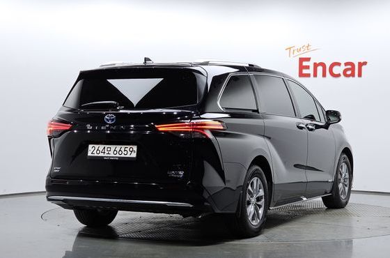 Toyota Sienna 2.5 Hybrid AWD — пробег 115 079 км — фото 2 из 5