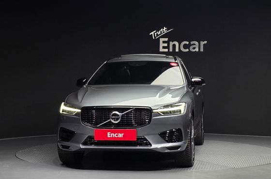 Volvo XC60 T8 R-Design — пробег 52 722 км — фото 3 из 5