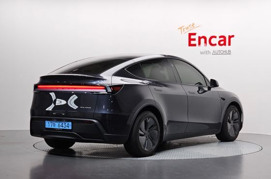 Tesla Model Y Long Range AWD — пробег 5 101 км — фото 2 из 5
