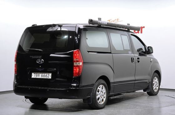 Hyundai Starex 12-Seater Wagon CVX Deluxe — пробег 227 010 км — фото 2 из 5