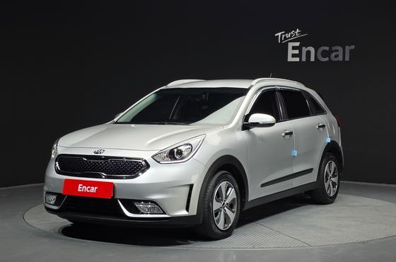 Kia Niro Prestige — пробег 137 964 км — фото 1 из 5