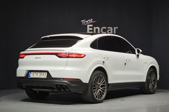 Porsche Cayenne 3.0 E-Hybrid Coupe — пробег 66 474 км — фото 2 из 5