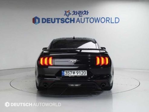 Ford Mustang Coupe — пробег 49 156 км — фото 4 из 5