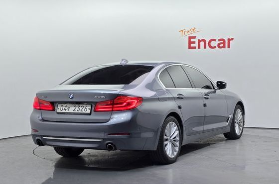 BMW 5-Series 530i xDrive Luxury Plus — пробег 100 629 км — фото 2 из 5