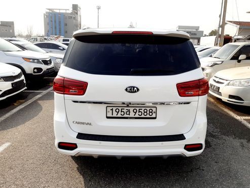 Kia Carnival 9-Seater Prstige — пробег 151 000 км — фото 5 из 5