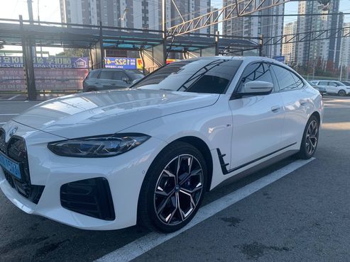BMW i4 eDrive40 M Sports — пробег 48 000 км — фото 3 из 5