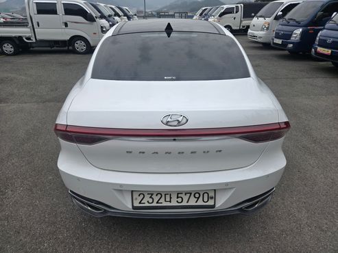 Hyundai Grandeur 2.5 Calligraphy — пробег 77 000 км — фото 5 из 5