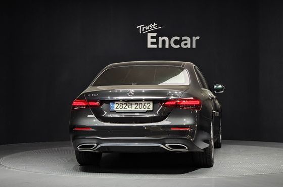 Mercedes-Benz E-Class E350 4MATIC AMG Line Edition — пробег 108 768 км — фото 4 из 5