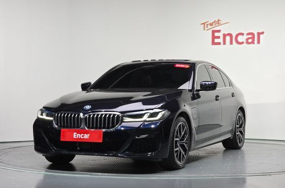 BMW 5-Series 530e M Sport — пробег 41 072 км — фото 1 из 5