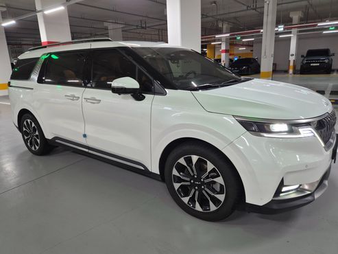 Kia Carnival Diesel 9-Seater Signature — пробег 60 000 км — фото 3 из 5