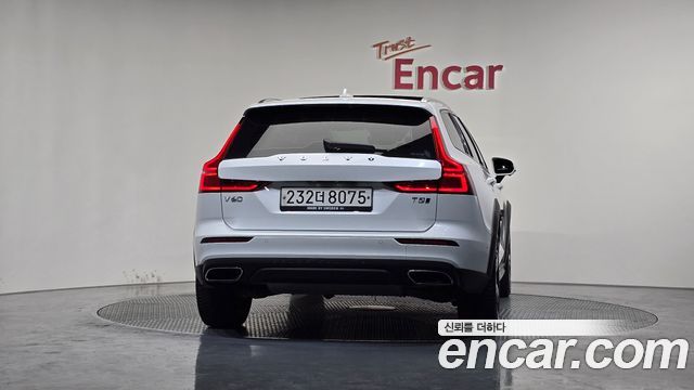 Volvo V60 из Кореи Encar