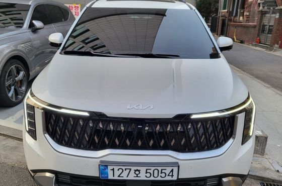 Kia Carnival HEV 7seater Signature — пробег 1 700 км — фото 3 из 5