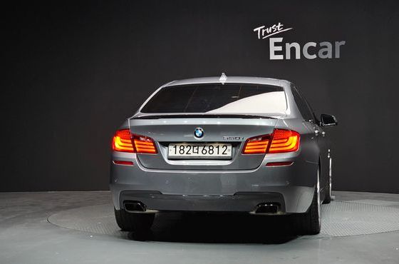 BMW 5-Series 550i xDrive — пробег 116 558 км — фото 4 из 5