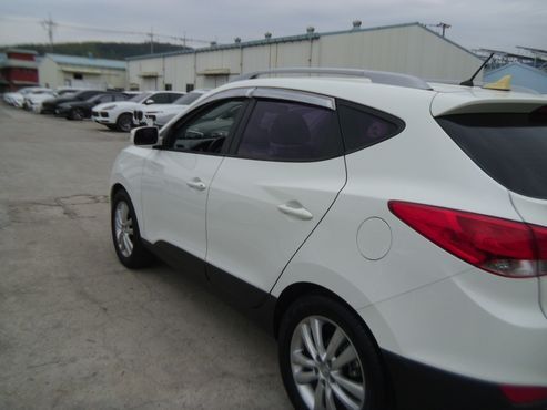 Hyundai Tucson Diesel 2WD LX20 Smart-Pack — пробег 239 034 км — фото 3 из 5