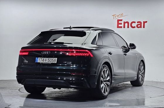 Audi Q8 55 TFSI Quattro Premium — пробег 58 190 км — фото 2 из 5