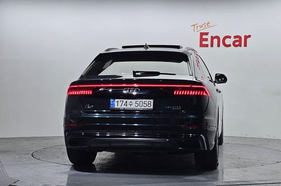 Audi Q8 55 TFSI Quattro Premium — пробег 58 190 км — фото 4 из 5