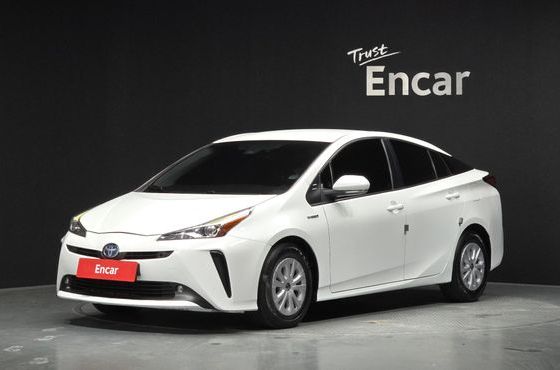 Toyota Prius 1.8 — пробег 56 879 км — фото 1 из 5