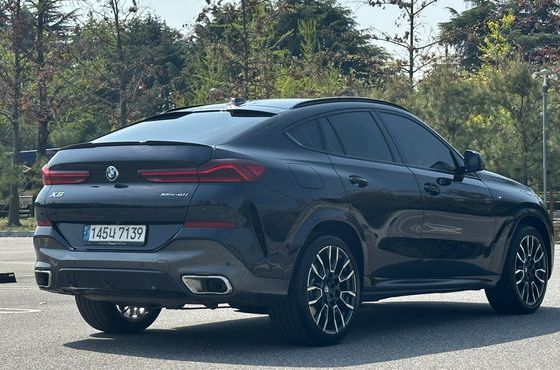 BMW X6 xDrive40i M Sport — пробег 59 075 км — фото 2 из 5