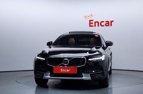 Volvo V90 T5 Pro AWD — пробег 92 527 км — фото 3 из 5