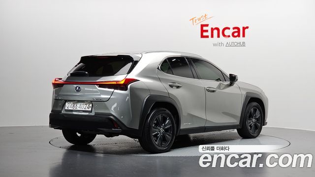 Lexus UX 2.0 2WD — пробег 81 872 км — фото 2 из 5