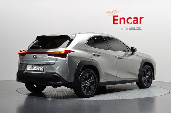 Lexus UX 2.0 2WD — пробег 81 872 км — фото 2 из 5