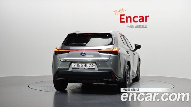 Lexus UX 2.0 2WD — пробег 81 872 км — фото 4 из 5