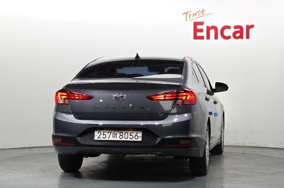 Hyundai AVANTE 1.6 Style — пробег 11 801 км — фото 4 из 5