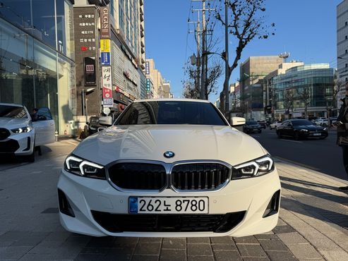 BMW 3-Series 320i M Sport — пробег 2 566 км — фото 1 из 5