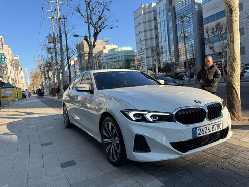 BMW 3-Series 320i M Sport — пробег 2 566 км — фото 2 из 5