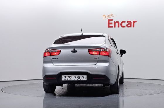 Kia pride 1.6 GDI Sedan Luxury — пробег 83 812 км — фото 4 из 5