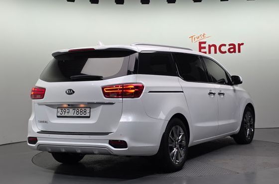Kia Carnival 9-Seater Prstige — пробег 180 784 км — фото 2 из 5