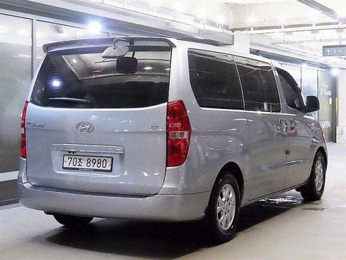 Hyundai Starex 11-Seater Wagon CVX Premium — пробег 185 000 км — фото 4 из 5