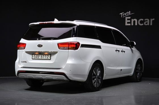 Kia Carnival 9-seater Luxury — пробег 103 814 км — фото 2 из 5