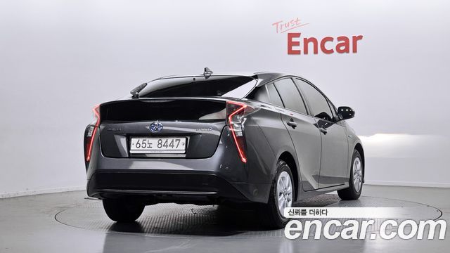 Toyota Prius 1.8 E — пробег 52 349 км — фото 2 из 5