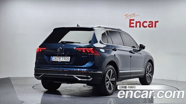 Volkswagen Tiguan 2.0 TDI 4-Motion Premium — пробег 105 722 км — фото 2 из 5