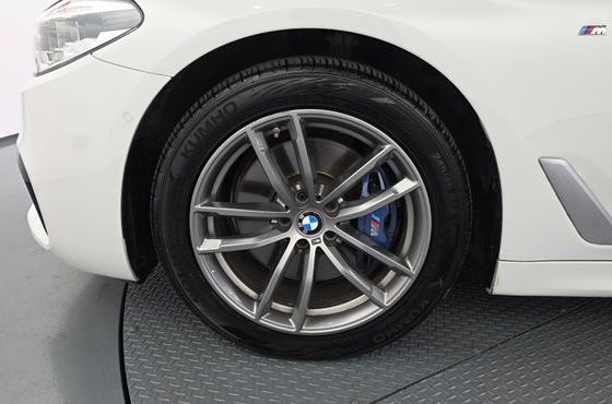 BMW 5-Series 530i xDrive M Sport Package — пробег 125 449 км — фото 5 из 5