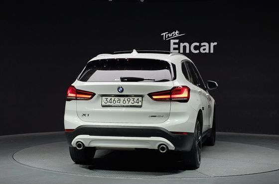 BMW X1 xDrive 18d Advantage — пробег 217 895 км — фото 4 из 5