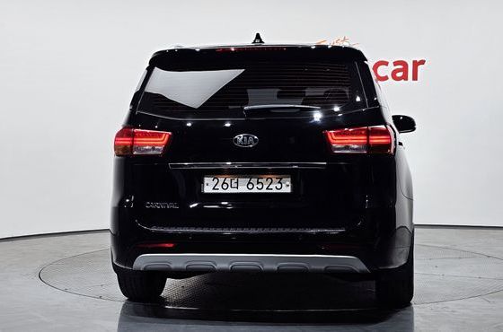 Kia Carnival 9-seater Prestige — пробег 80 022 км — фото 4 из 5