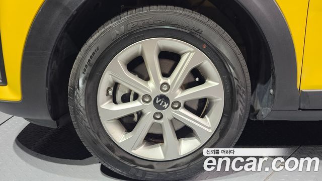 Kia Stonic из Кореи Encar